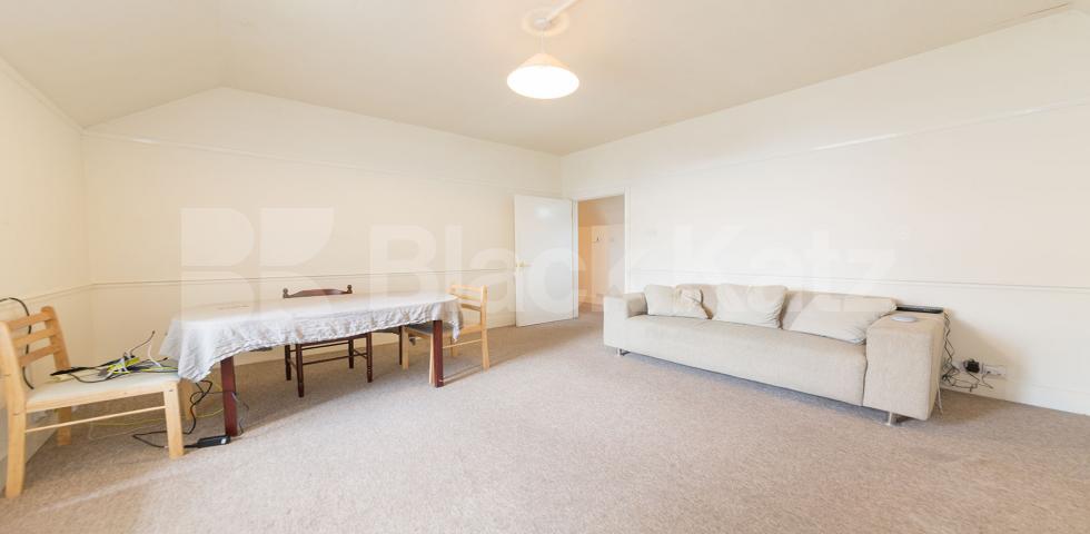 			NEW INSTRUCTION! AVAIL 6/4/19, 2 Bedroom, 1 bath, 1 reception Flat			 Strathray Gardens, SWISS COTTAGE